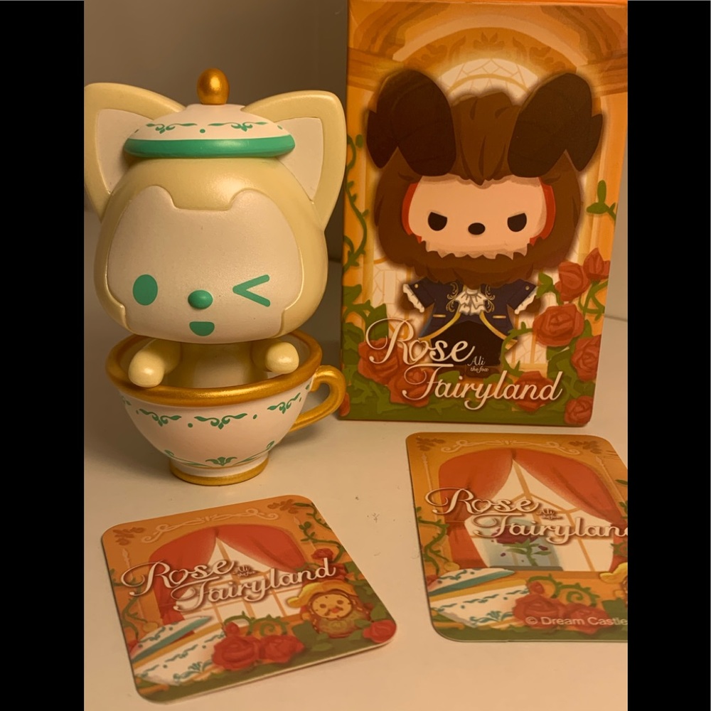 Teacup raccoon rose in fairyland blind box